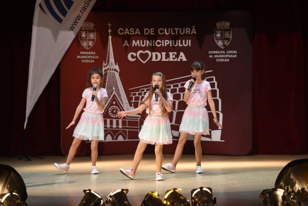 Trofeul Secțiunii Grupuri vocale - Trupa ”Cats” (Brașov)