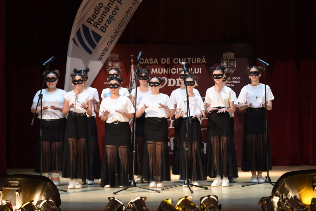 Premiul I - ”Ecoul Munților” (Zărnești)